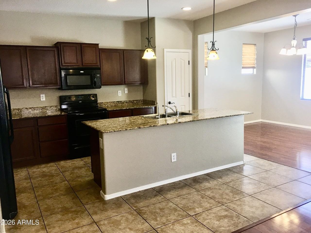 3271 E Carla Vista Dr - Photo 7 of 28