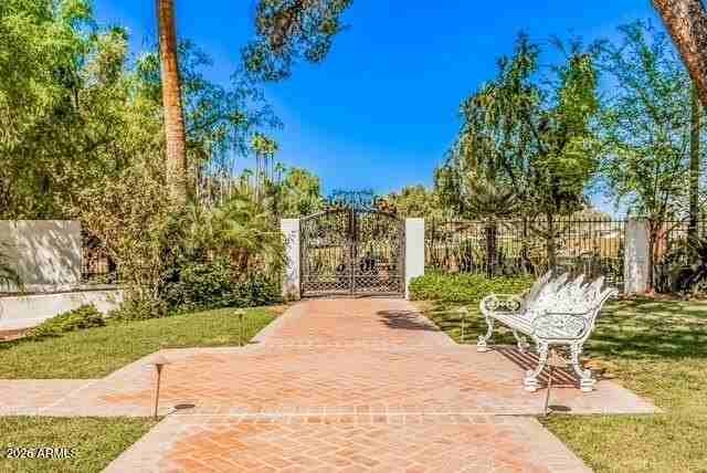 35 S Fairway Ct - Photo 2 of 50