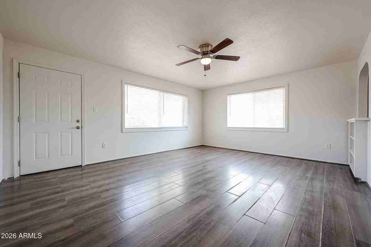 2919 E Oak St #2 - Photo 7 of 26