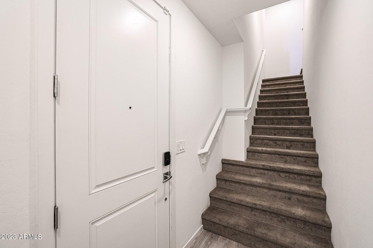 2344 E Huntington Dr - Photo 4 of 27