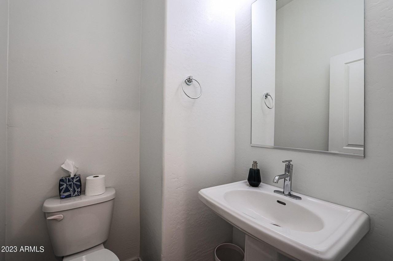 2344 E Huntington Dr - Photo 5 of 27