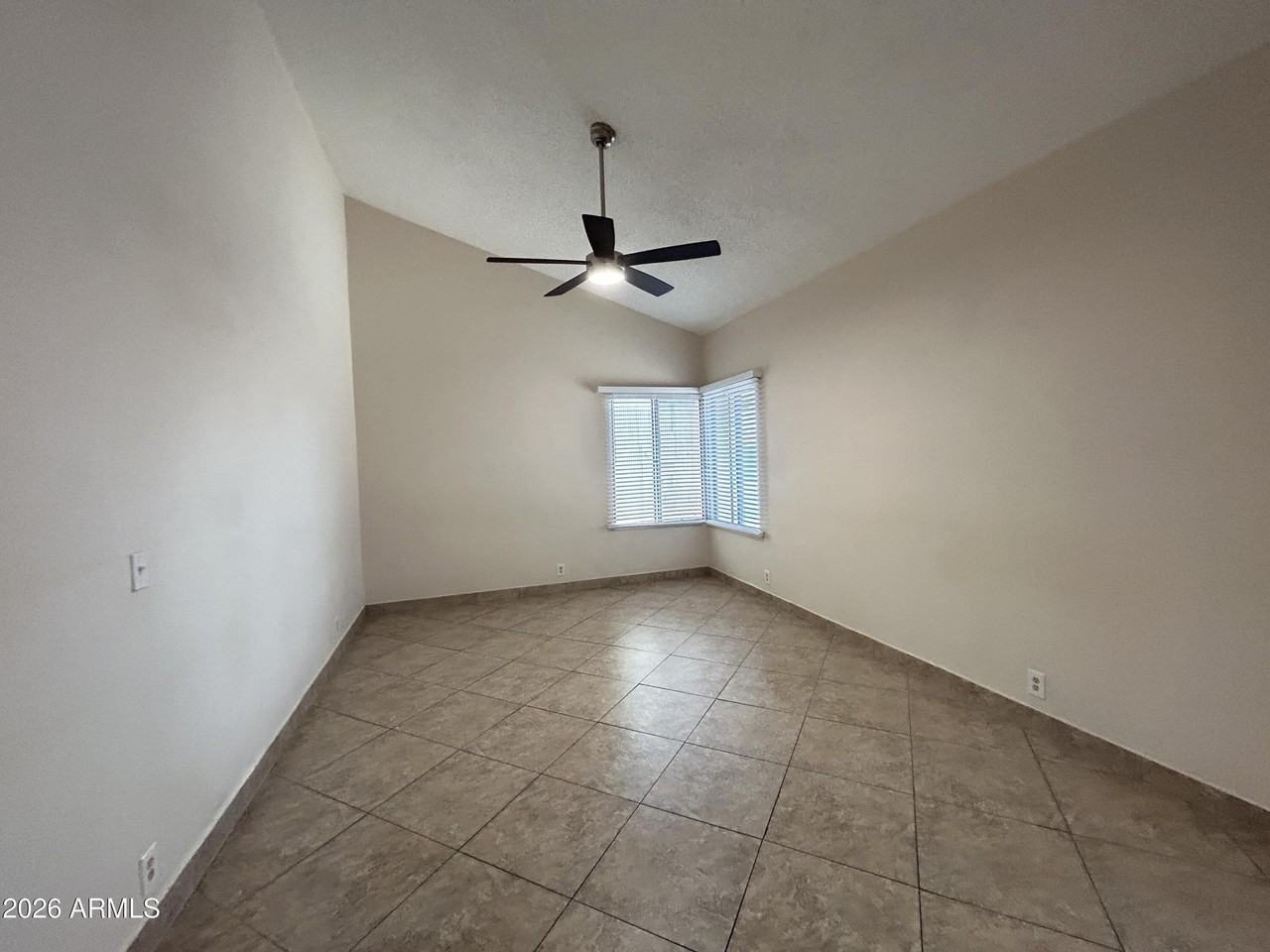 4014 W Christy Dr - Photo 3 of 20