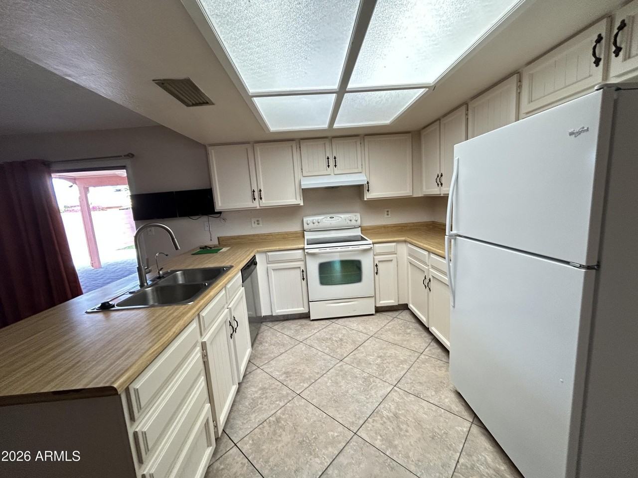 4014 W Christy Dr - Photo 6 of 20