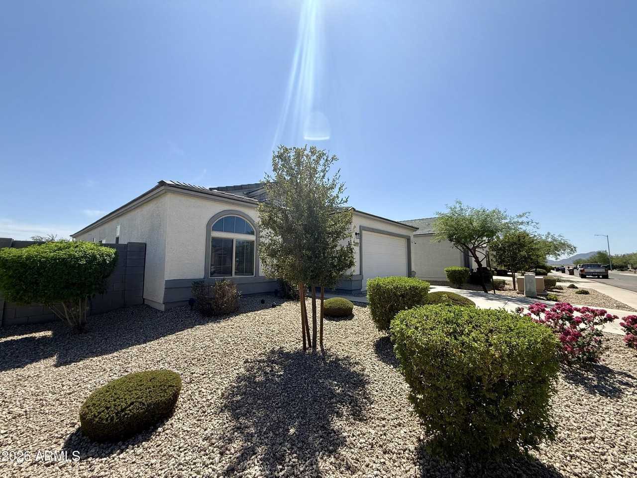 1647 W Aztec Dr - Photo 2 of 21