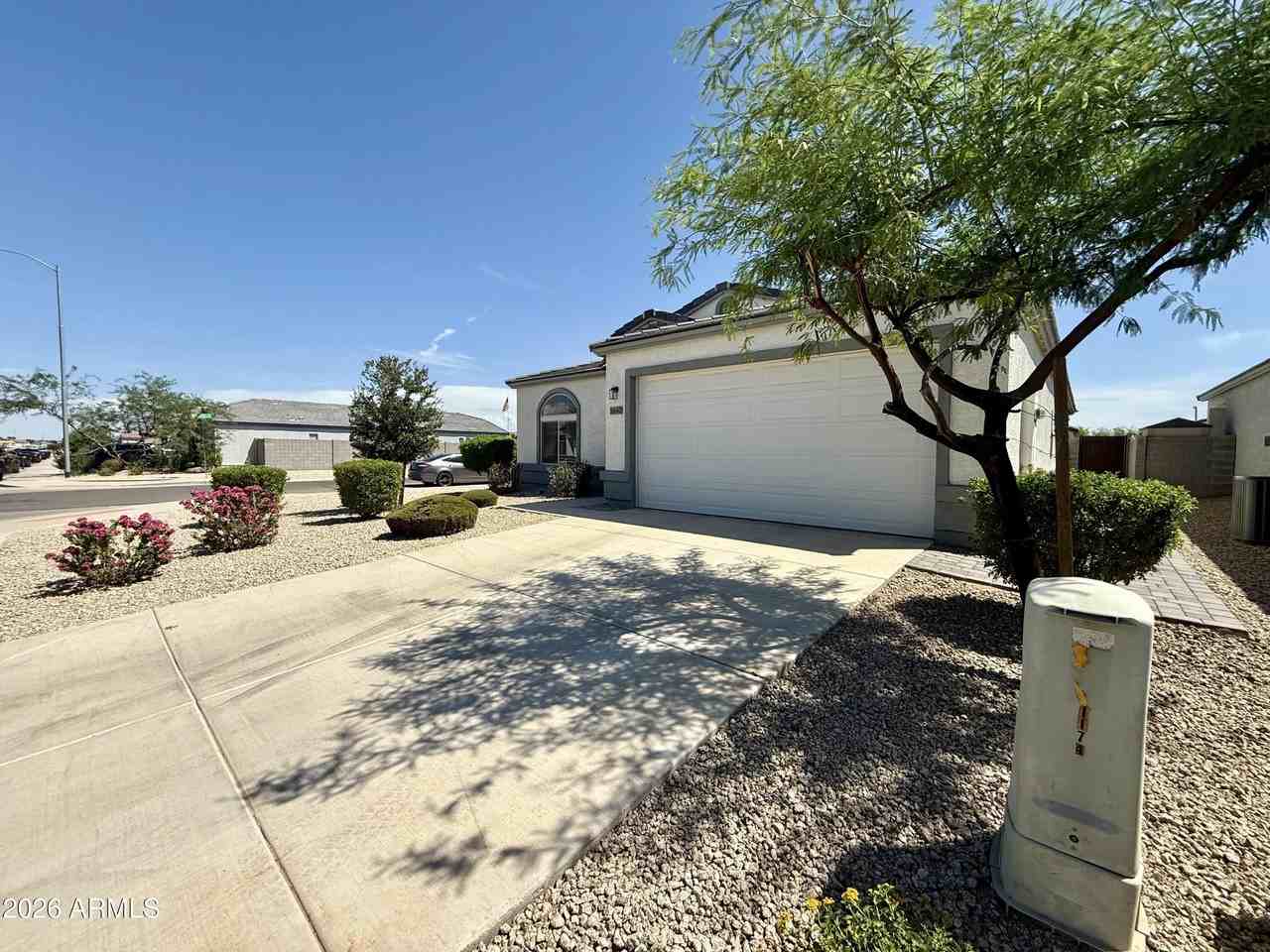 1647 W Aztec Dr - Photo 3 of 21