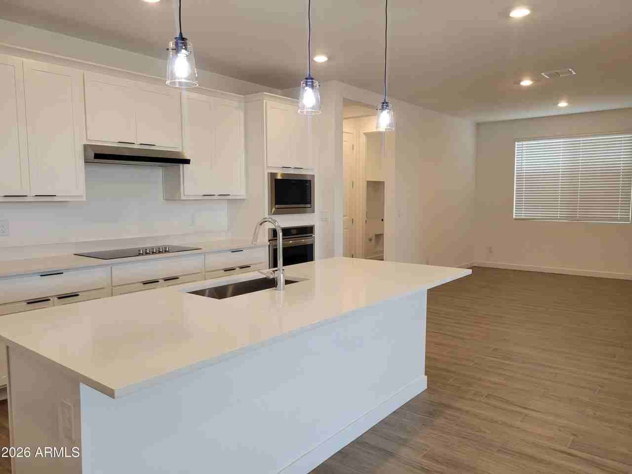2152 W Rutledge Ave - Photo 4 of 24