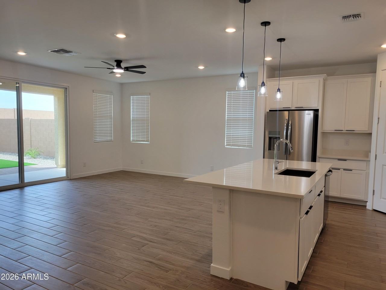 2152 W Rutledge Ave - Photo 5 of 24