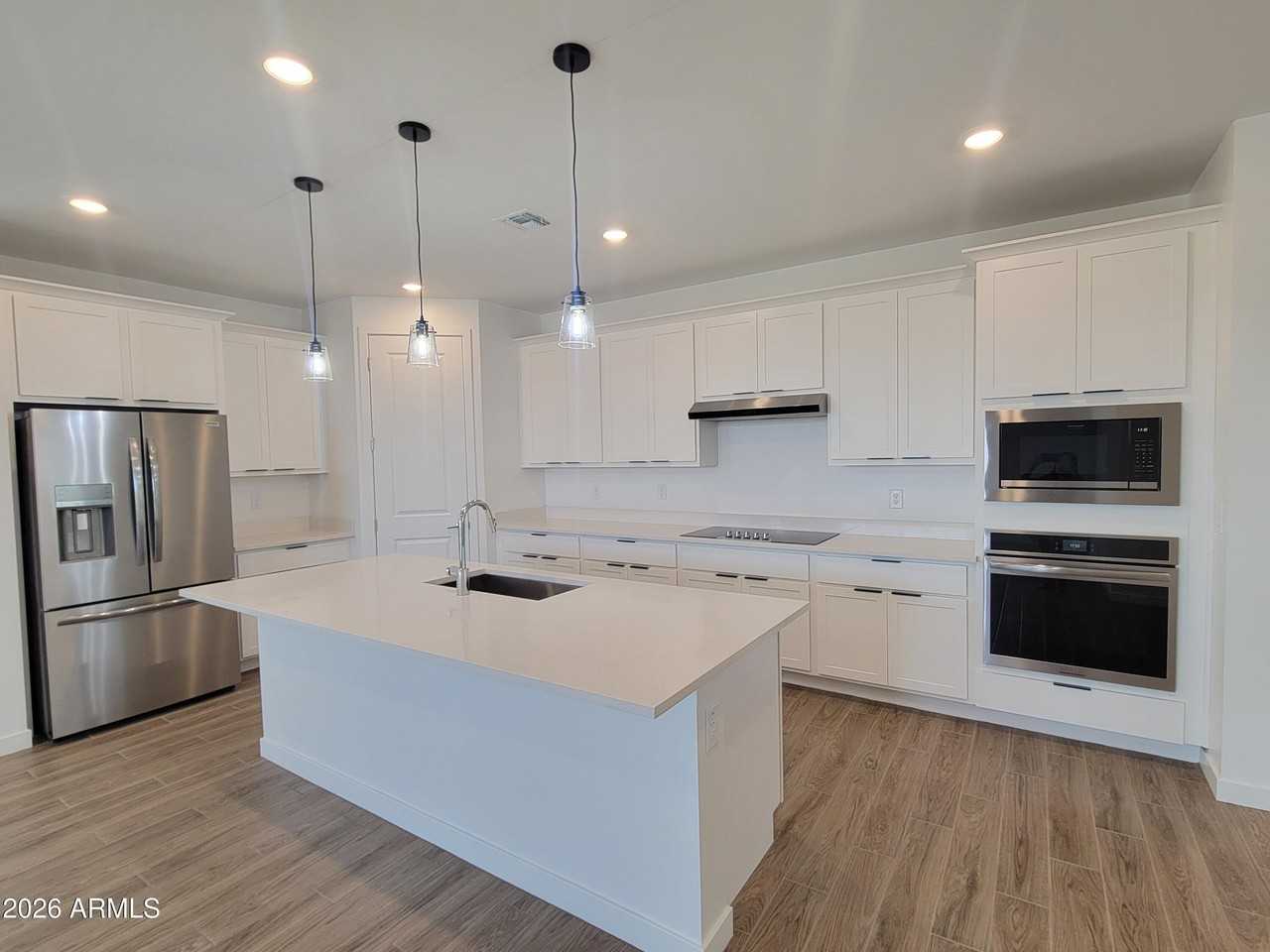 2152 W Rutledge Ave - Photo 7 of 24