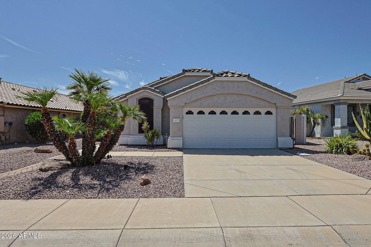 18079 W Spencer Dr - Photo 2 of 50