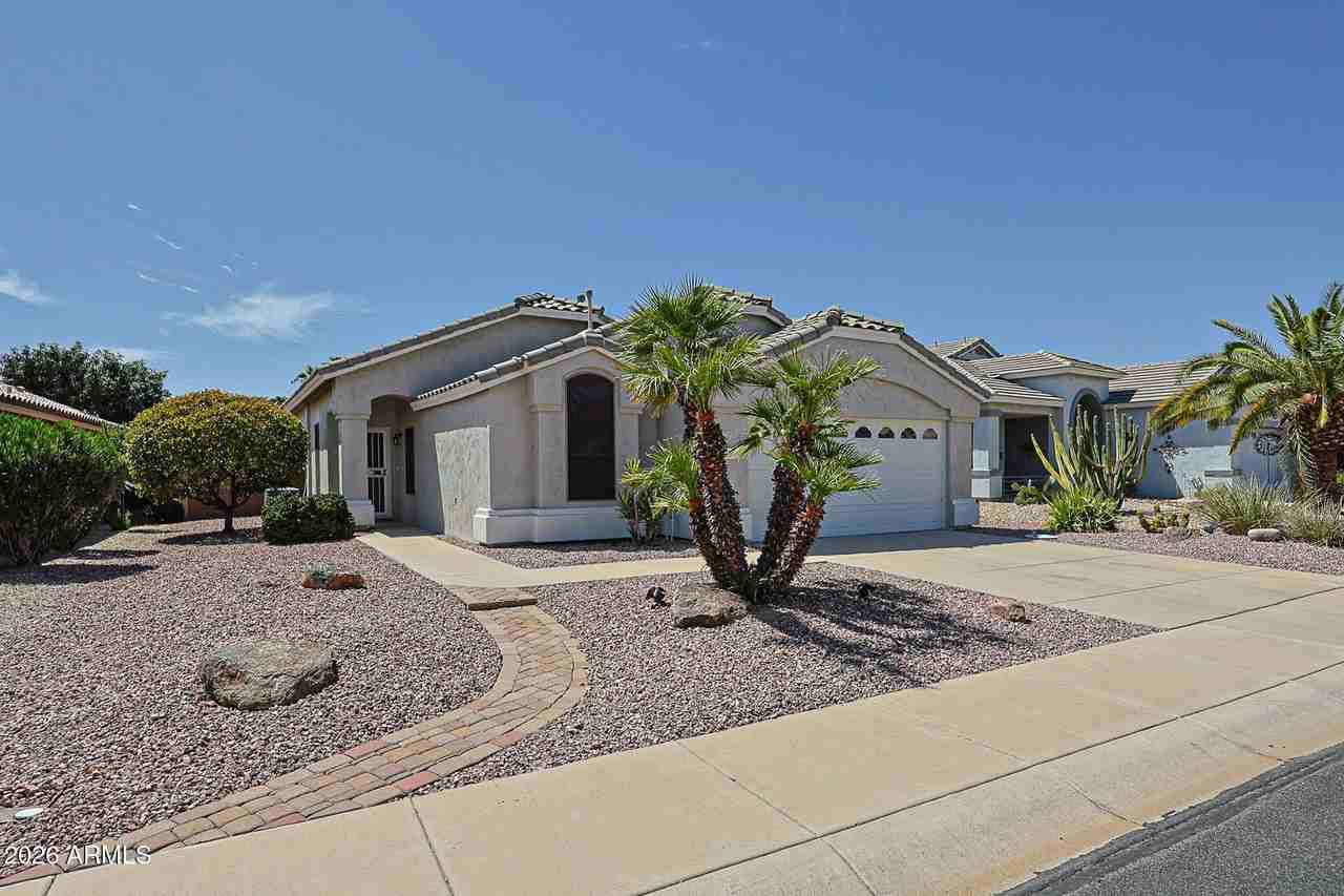 18079 W Spencer Dr - Photo 3 of 50