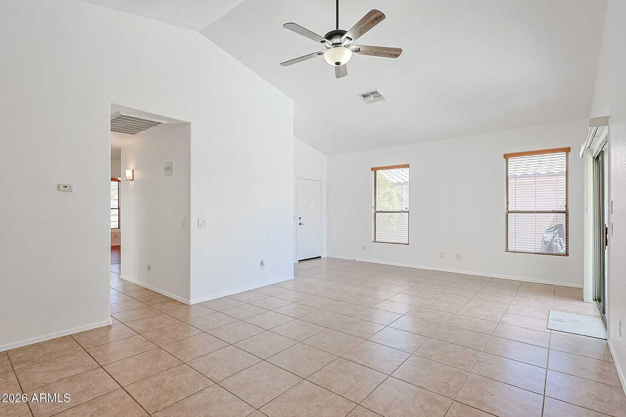 18079 W Spencer Dr - Photo 5 of 50