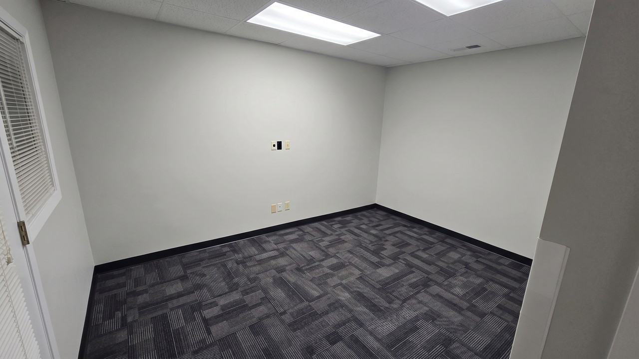 815 Office Park Rd #09 - Photo 6 of 11