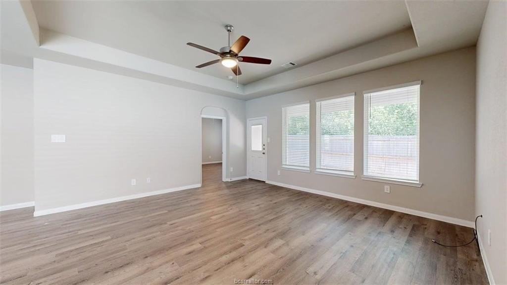5789 Cerrillos Dr - Photo 4 of 29