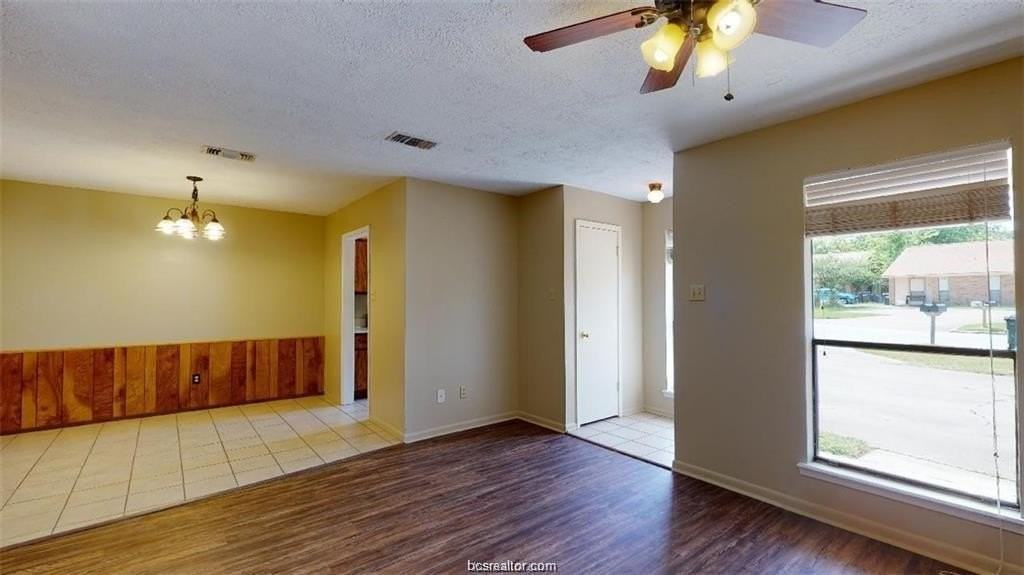 1411 Gramma Ct - Photo 2 of 17