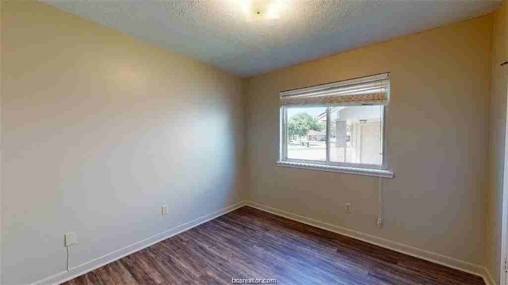 1411 Gramma Ct - Photo 6 of 17