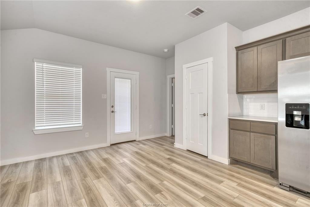 917 Kickapoo Ln - Photo 6 of 16