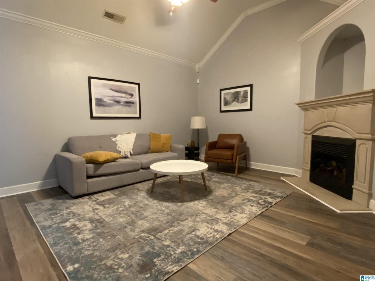 114 Little John Cir - Photo 2 of 14