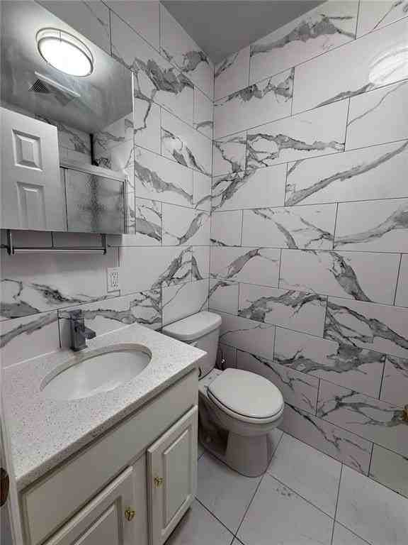 199 Bay 20th St #1 - Photo 5 of 13