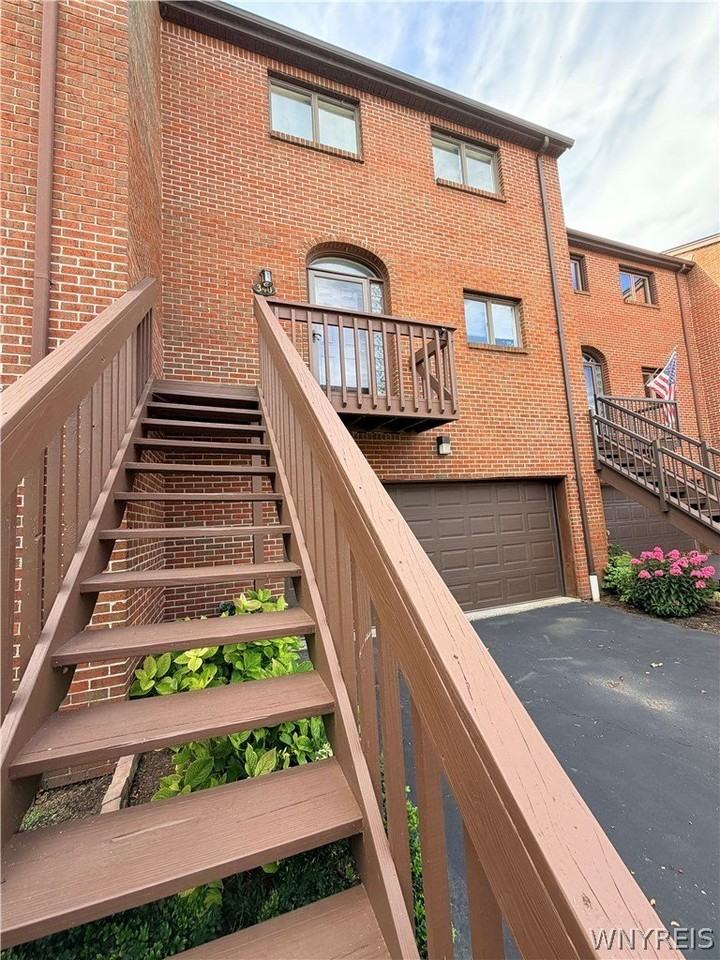 340 Lakefront Blvd - Photo 2 of 35
