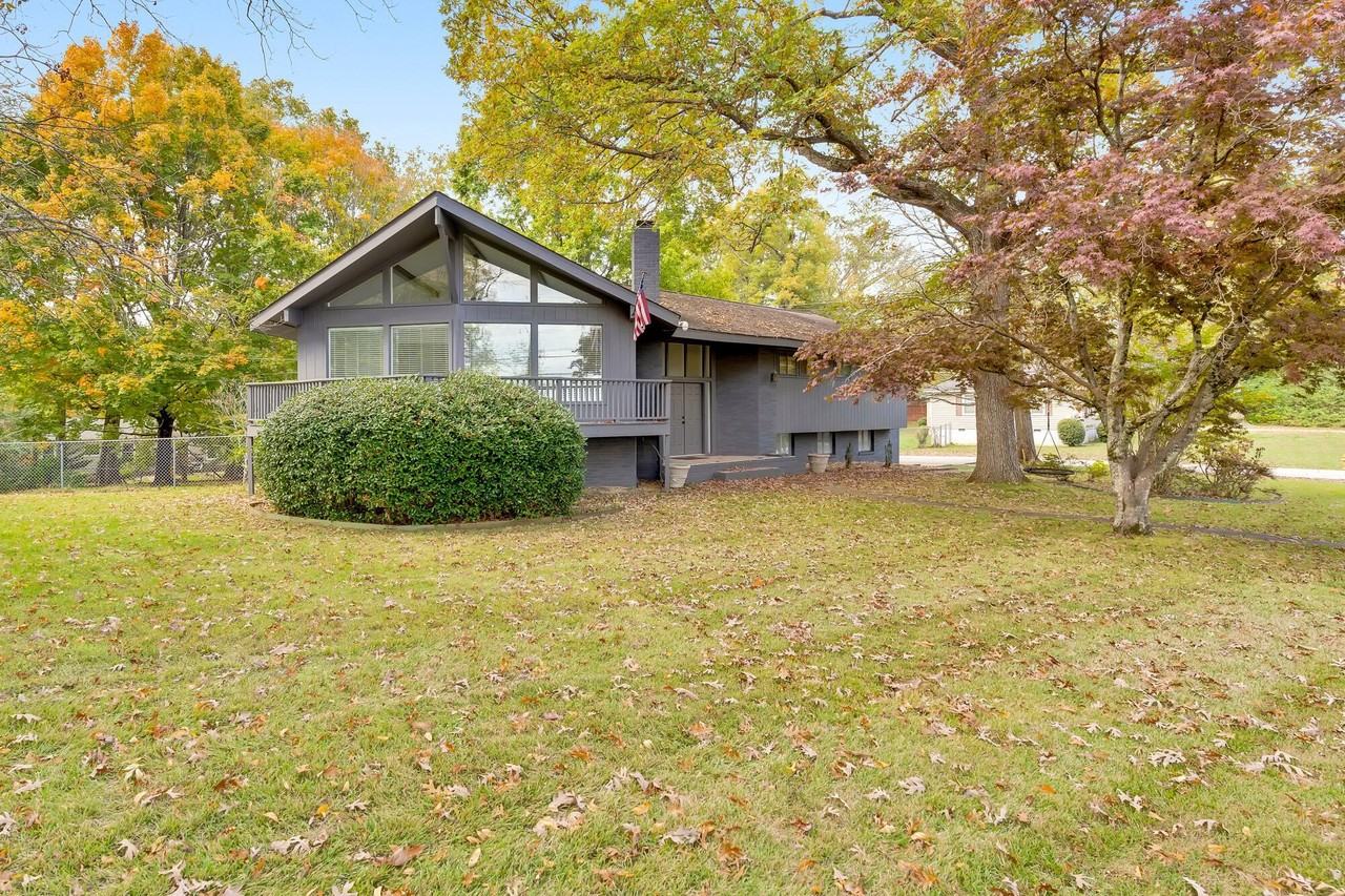 201 S Palisades Dr - Photo 2 of 24