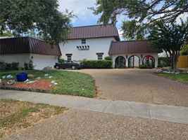featured image of 6025 Lost Creek Dr