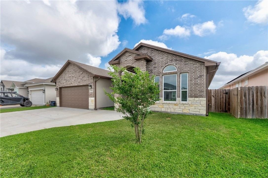 7730 Sophia Dr - Photo 4 of 40