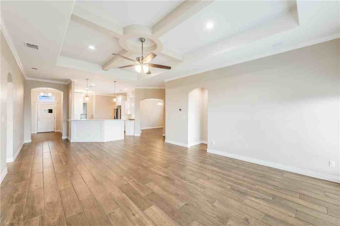 7730 Sophia Dr - Photo 7 of 40