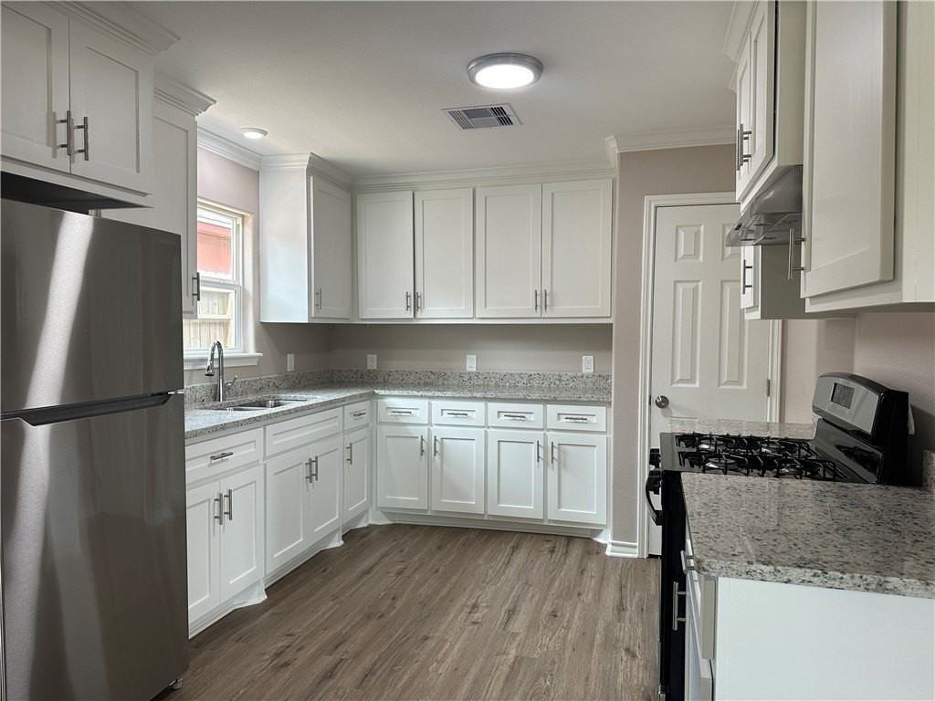 4241 Green Grove Dr - Photo 2 of 10
