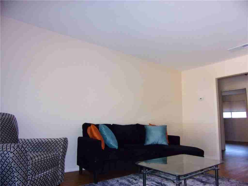 3028 Sunnybrook Rd - Photo 4 of 15