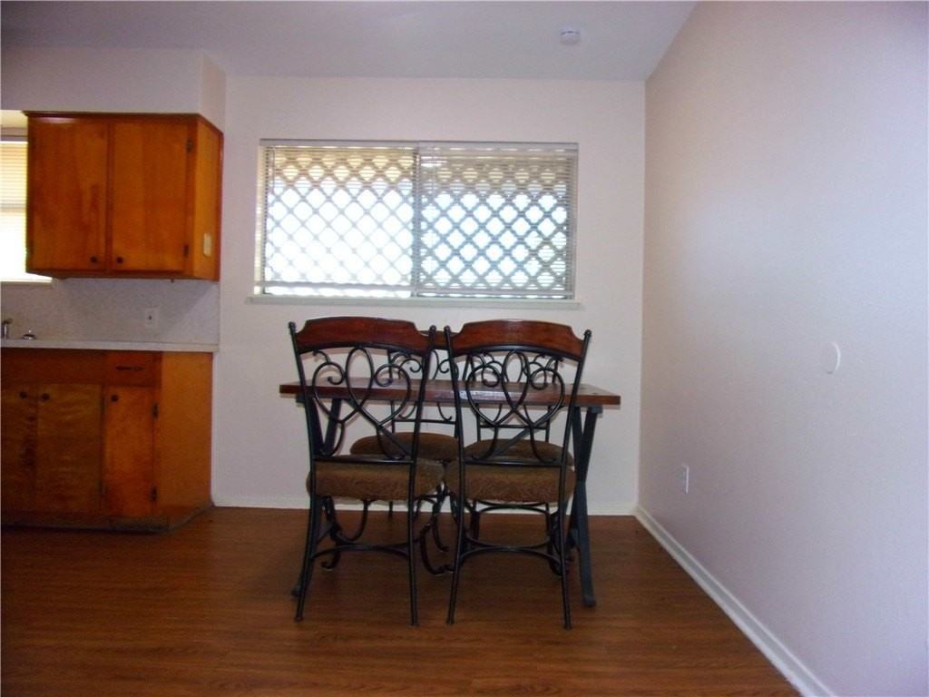 3028 Sunnybrook Rd - Photo 5 of 15