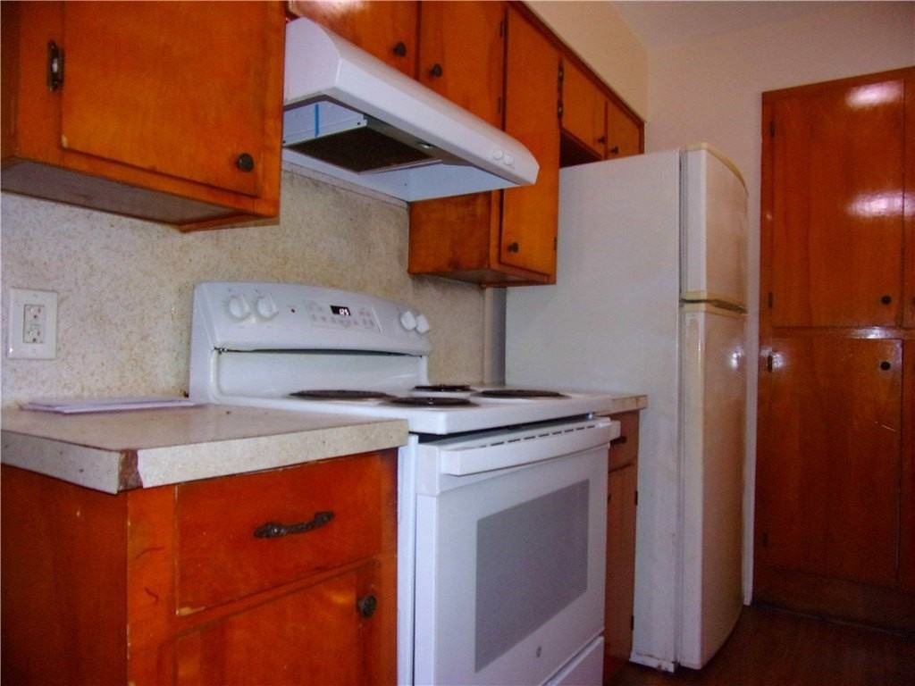 3028 Sunnybrook Rd - Photo 7 of 15