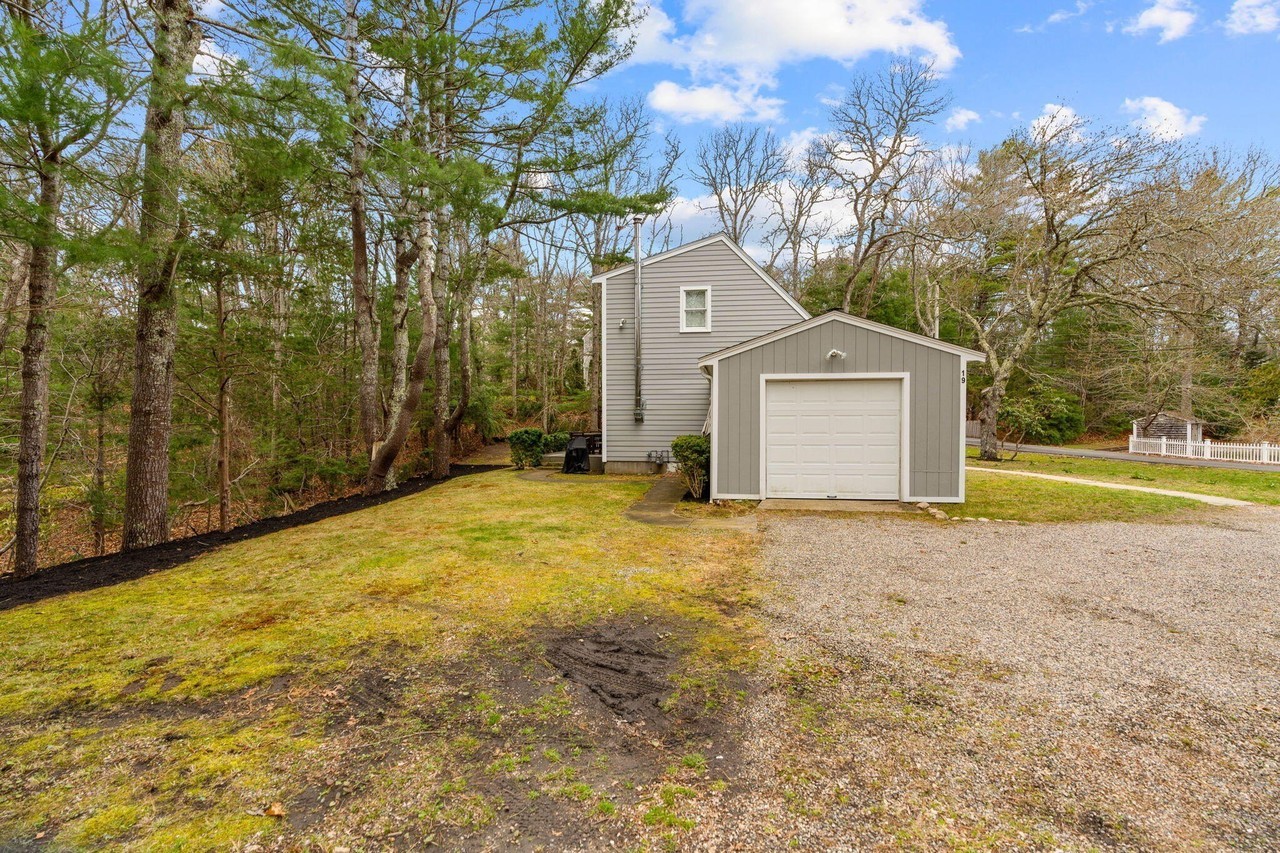 19 Moniz Way - Photo 4 of 42