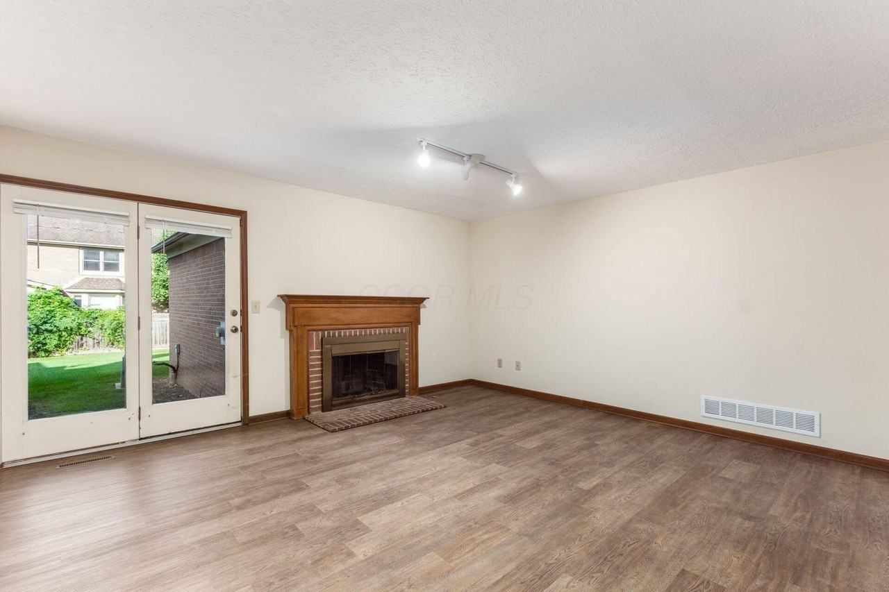 4847 Dierker Rd - Photo 4 of 30