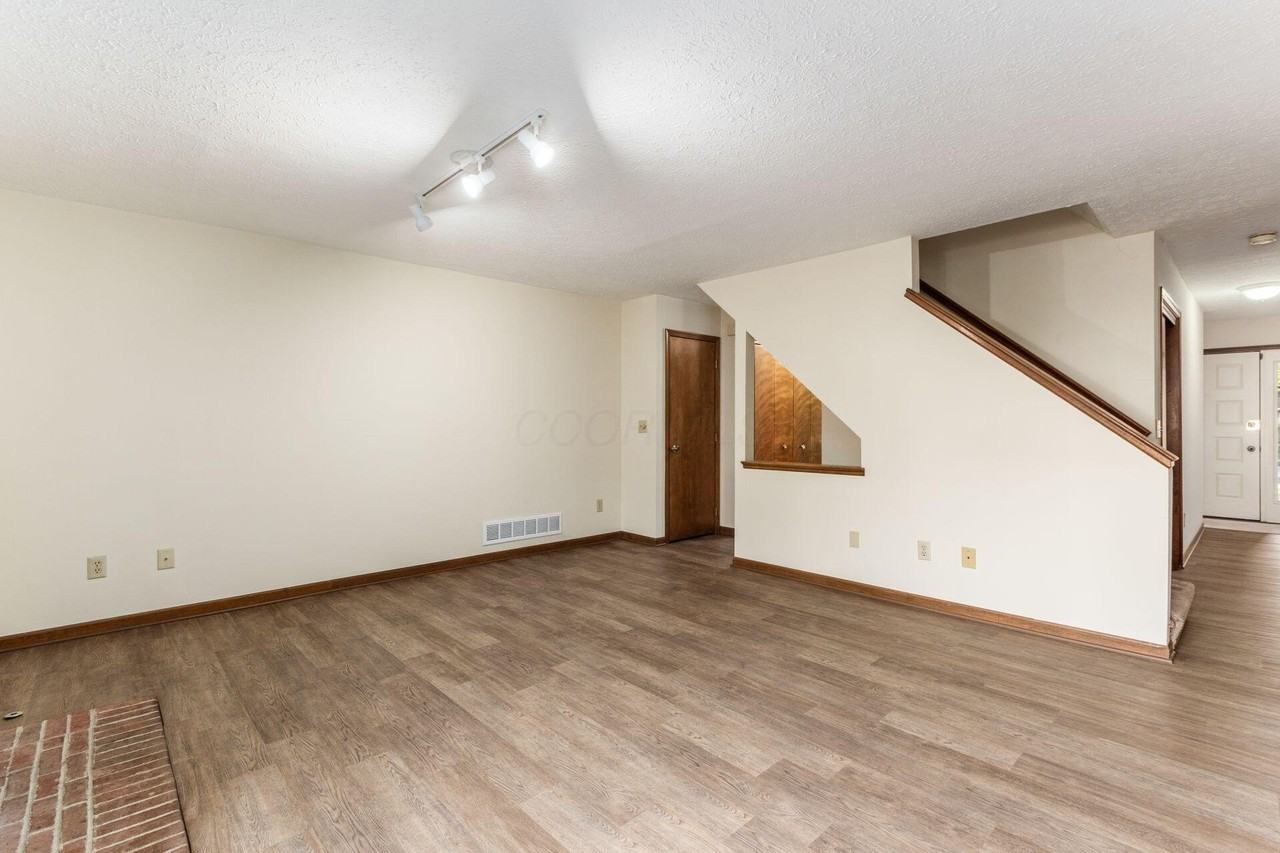 4847 Dierker Rd - Photo 5 of 30