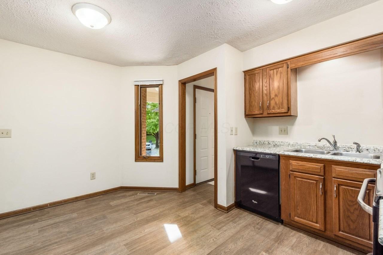 4847 Dierker Rd - Photo 7 of 30