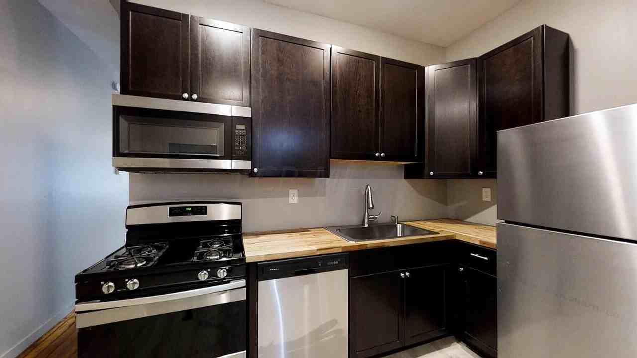 1242 E Mound St - Photo 4 of 23