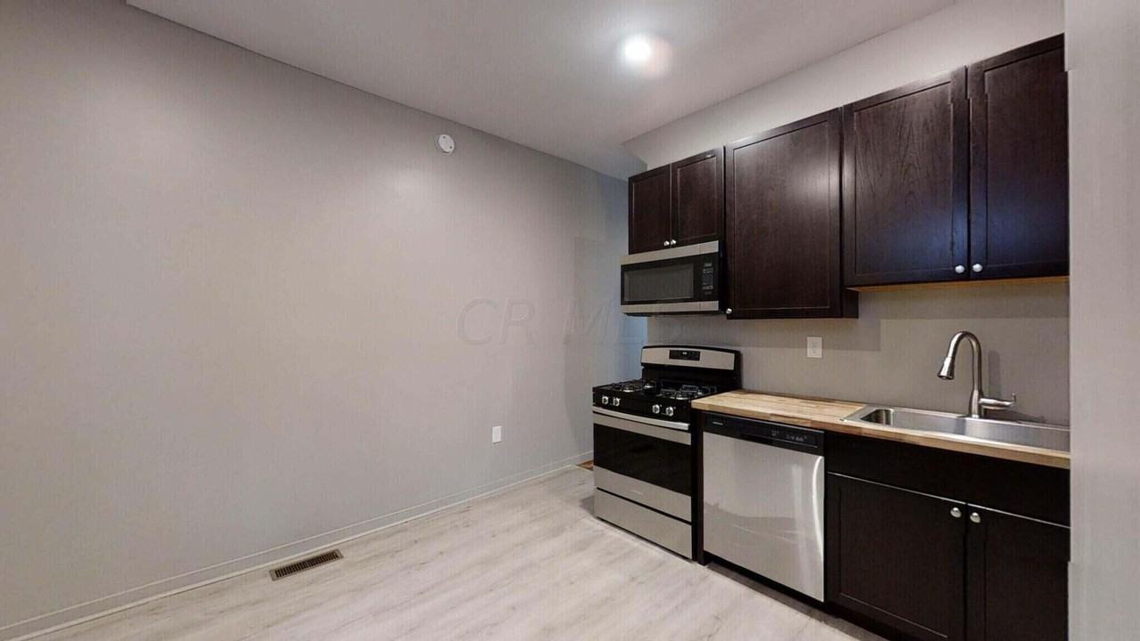 1242 E Mound St - Photo 5 of 23