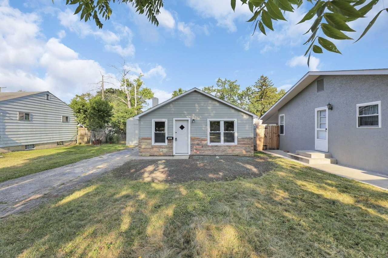 561 Erickson Ave - Photo 2 of 29