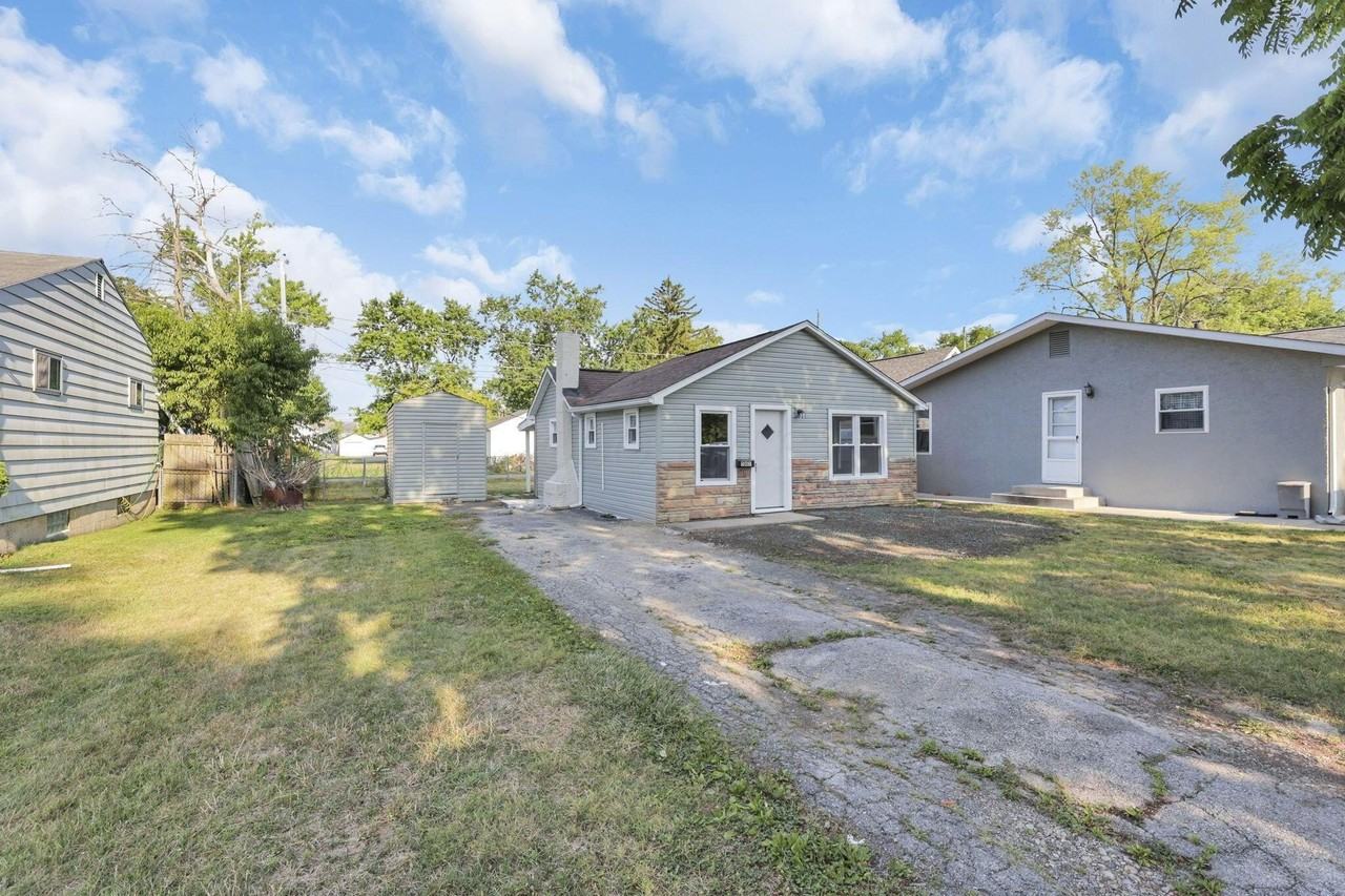 561 Erickson Ave - Photo 5 of 29