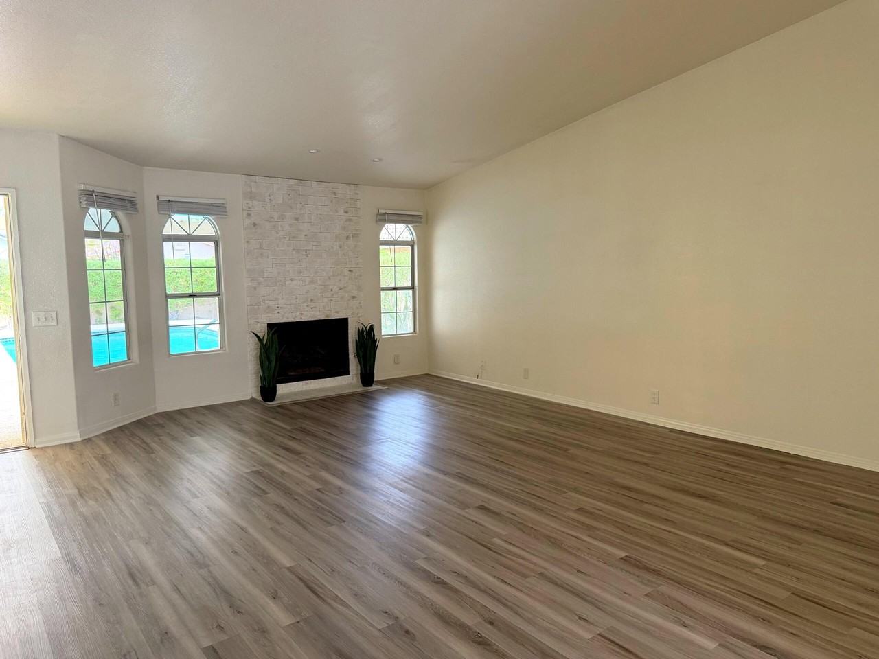 52310 Avenida Madero - Photo 3 of 19