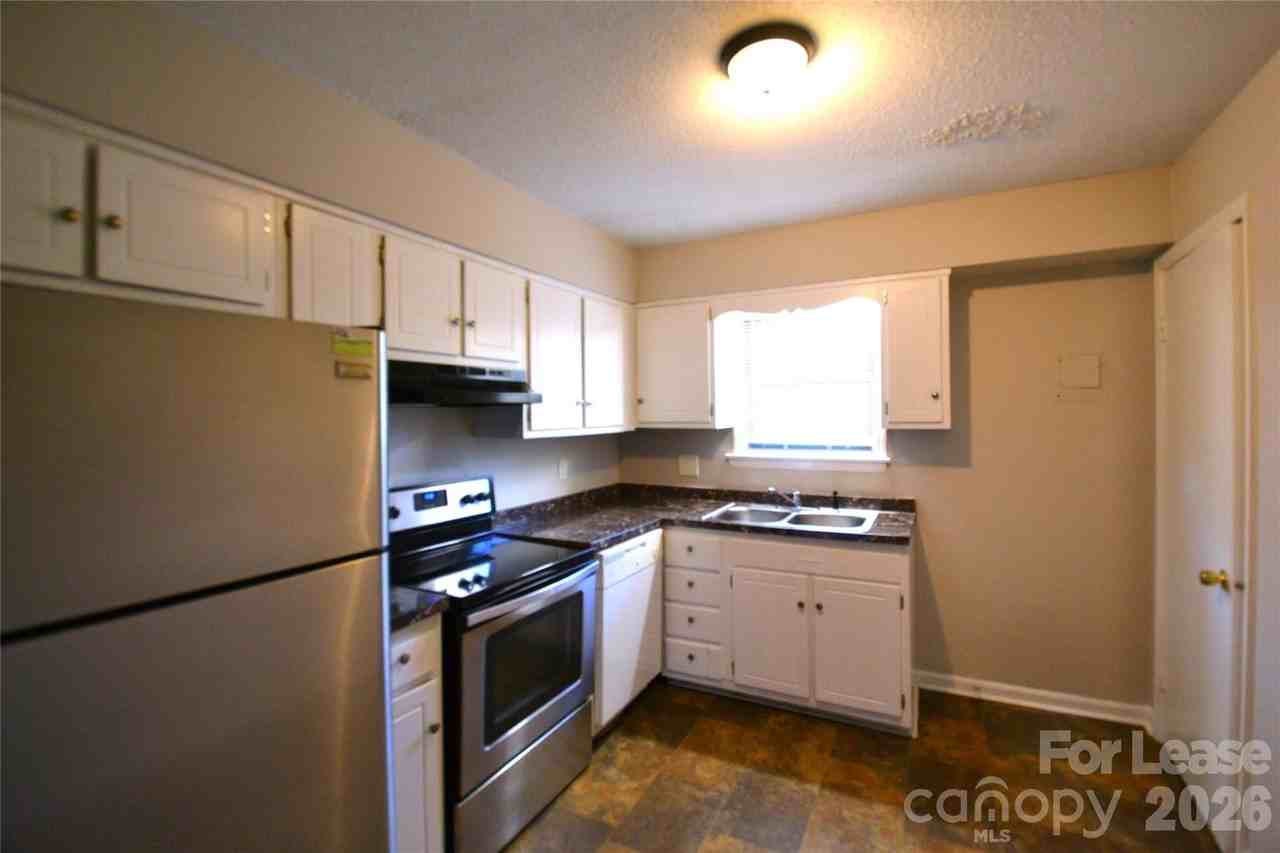 5803 Hunting Ridge Ln #B - Photo 7 of 15