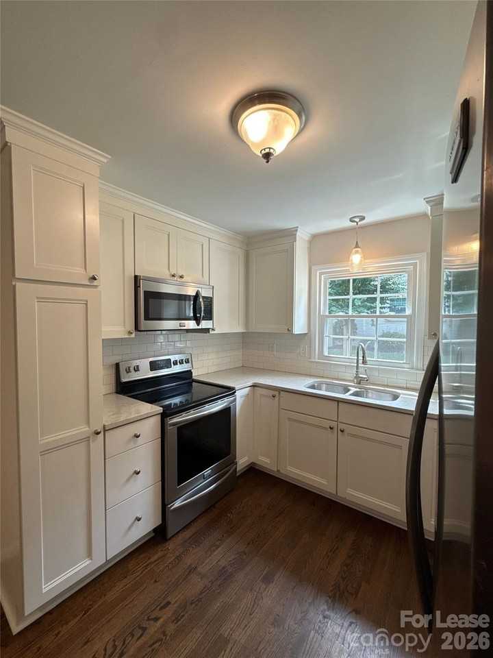 4834 Fairheath Rd - Photo 7 of 17