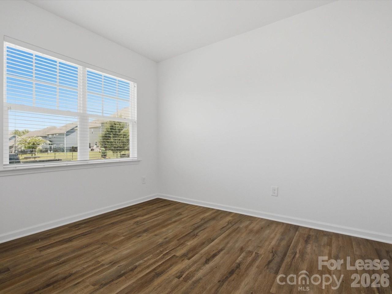 1012 Whipcord Dr - Photo 4 of 42