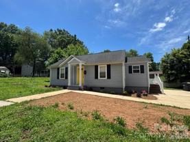 2401 Roslyn Ave - Photo 1 of 1