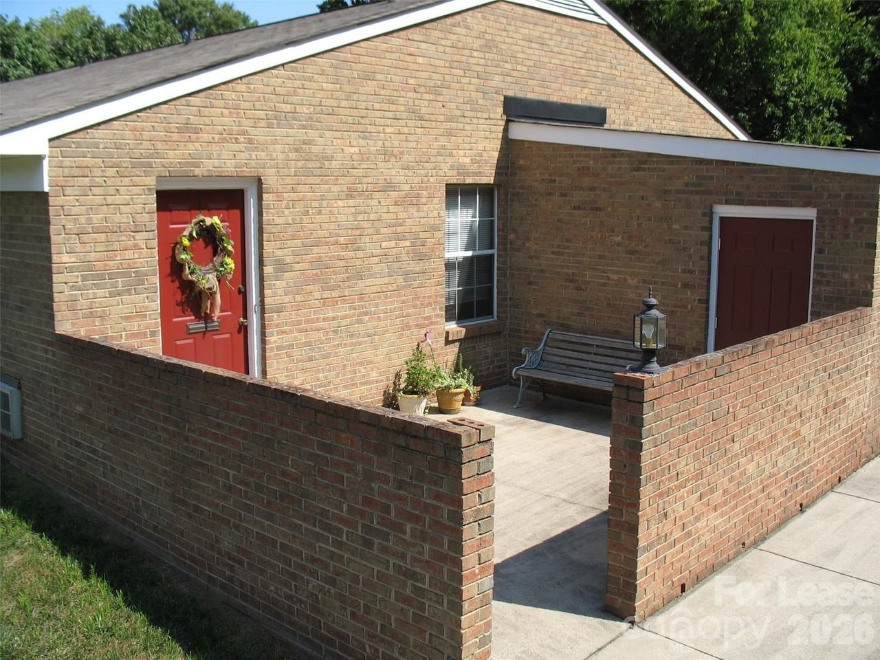 1306 Lomax Ave #A - Photo 2 of 10