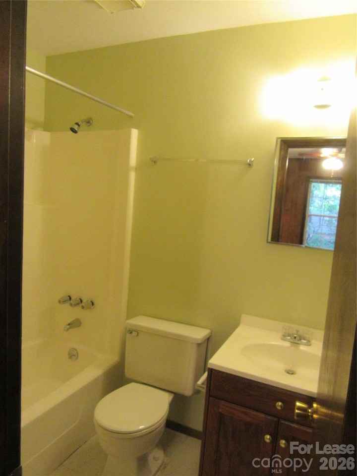 1306 Lomax Ave #A - Photo 5 of 10