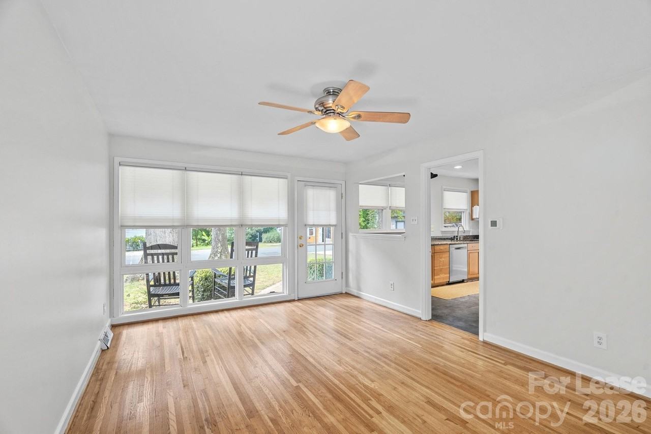 4231 Mantle Ct - Photo 3 of 20