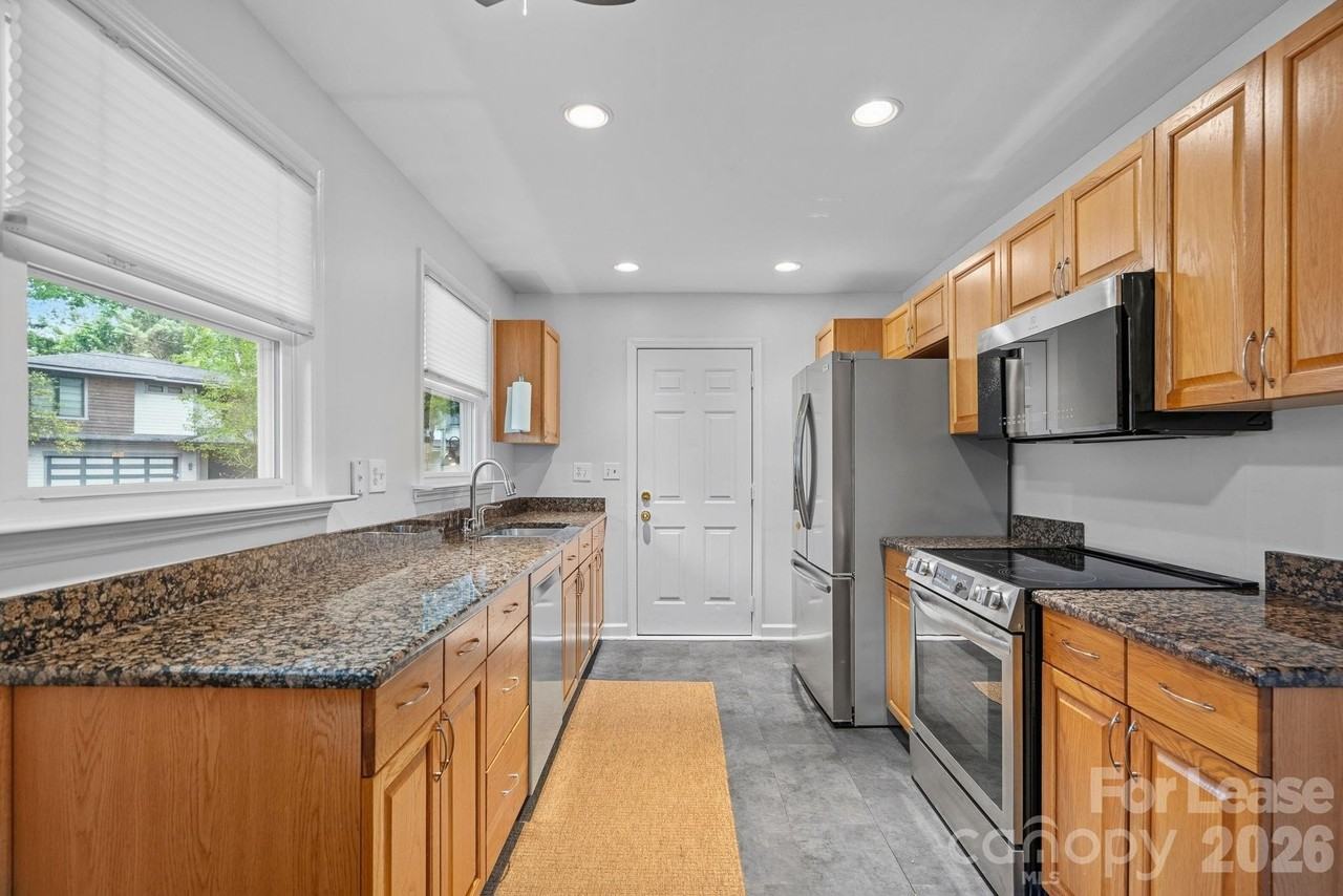 4231 Mantle Ct - Photo 5 of 20
