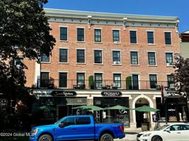 featured image of 423 Broadway #44