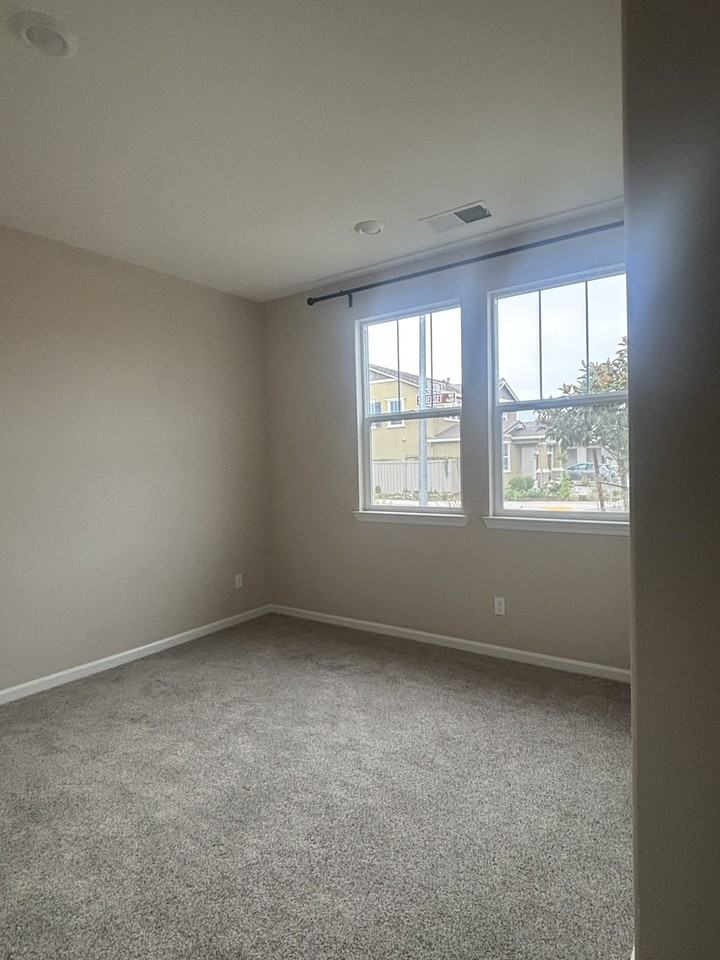 608 Somerset Way #1 - Photo 4 of 19